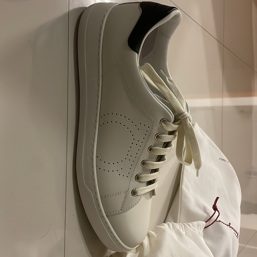 Ferragamo Sneakers size 8/9
